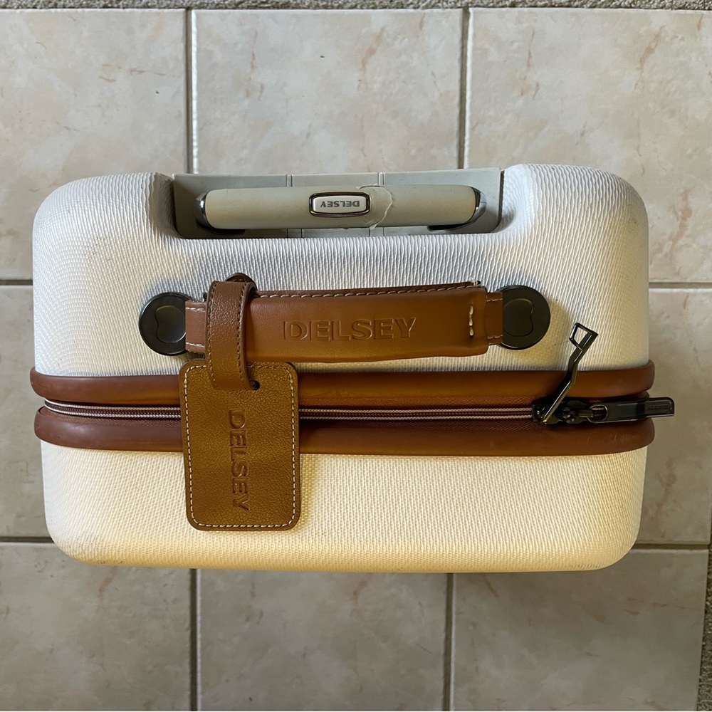 Delsey Paris Chatelet Air 19in Hardside Spinner Carry On Cream Angora White - Picture 4 of 11